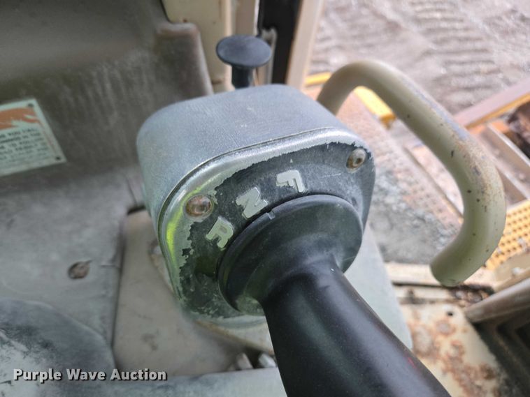 image for item YA1527 Caterpillar D7R dozer