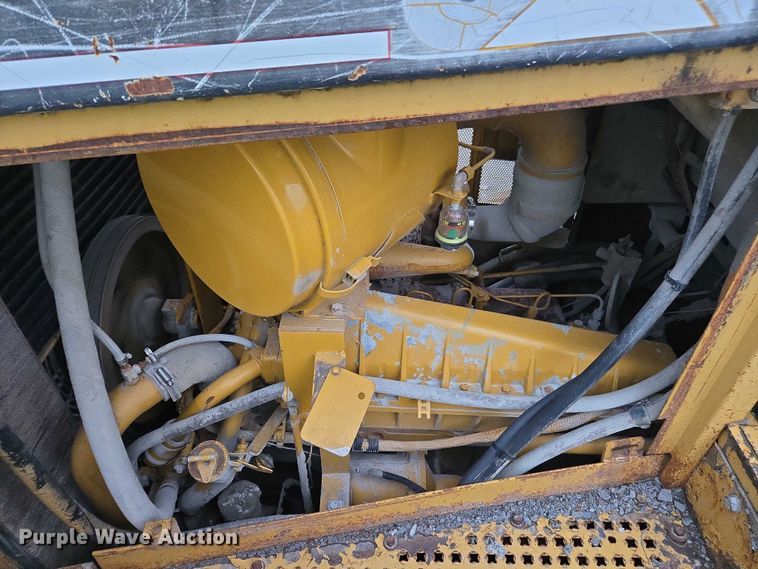 image for item YA1527 Caterpillar D7R dozer