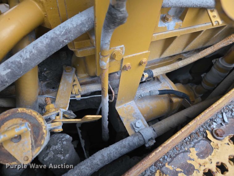 image for item YA1527 Caterpillar D7R dozer