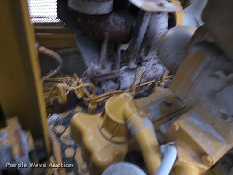 image for item YA1527 Caterpillar D7R dozer