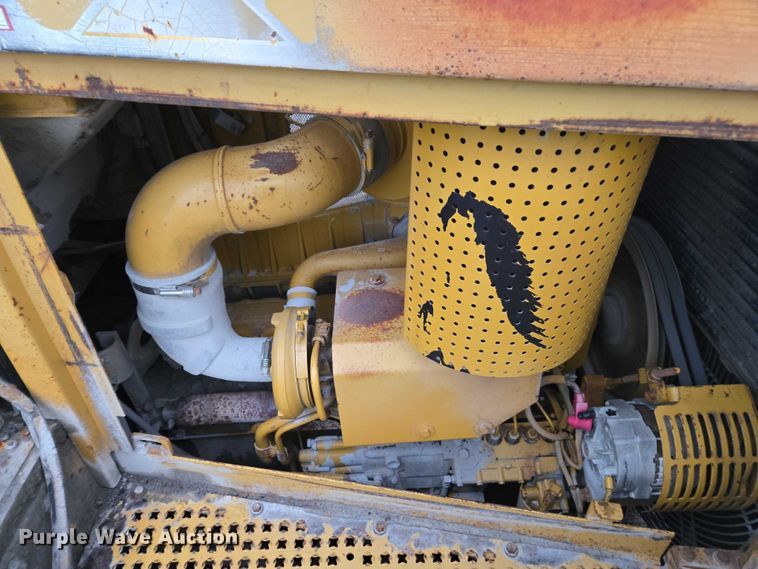 image for item YA1527 Caterpillar D7R dozer