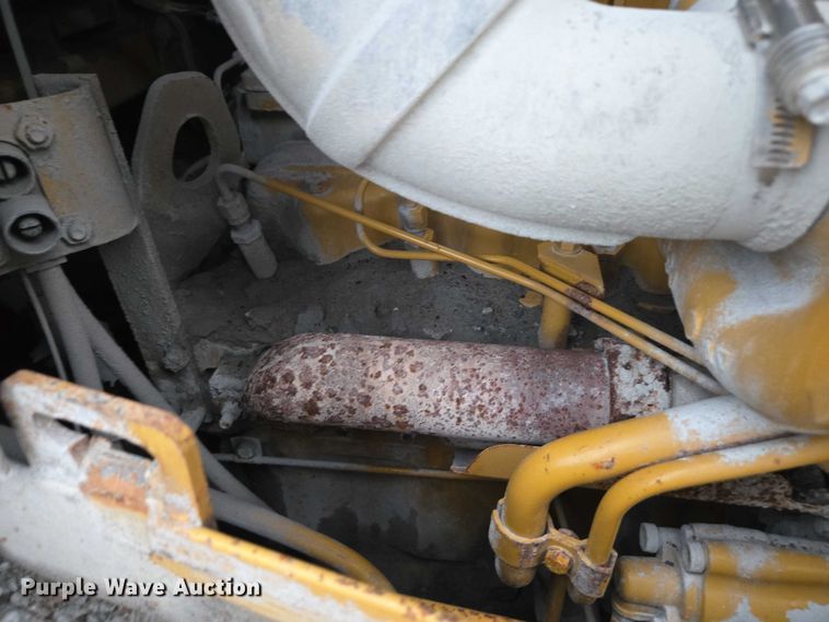 image for item YA1527 Caterpillar D7R dozer