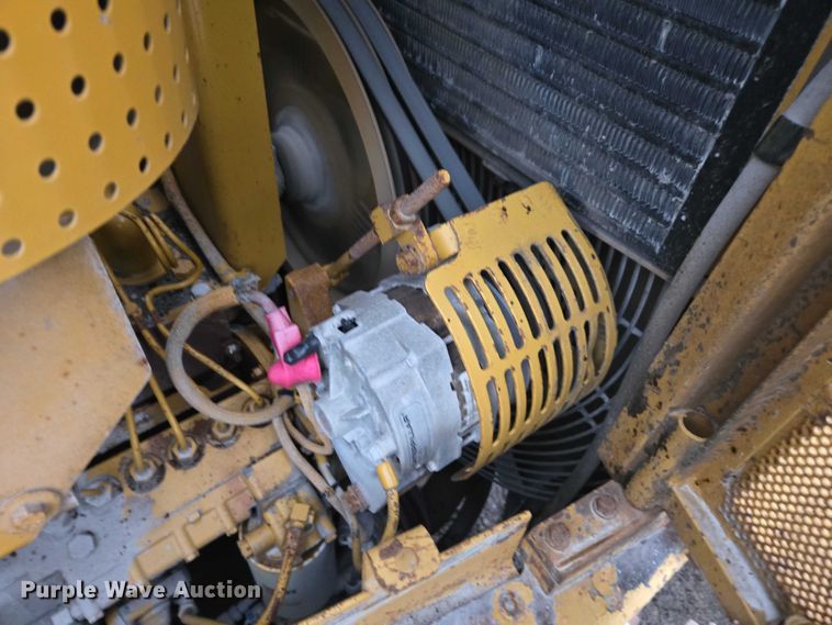 image for item YA1527 Caterpillar D7R dozer