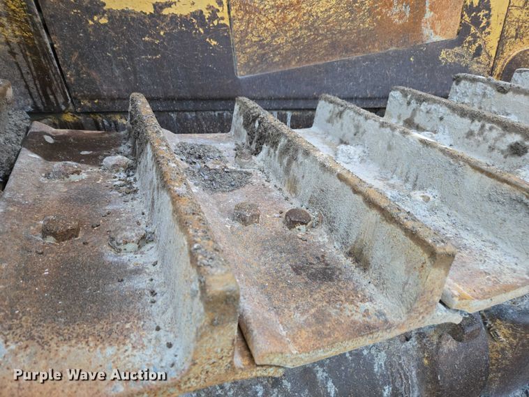 image for item YA1527 Caterpillar D7R dozer