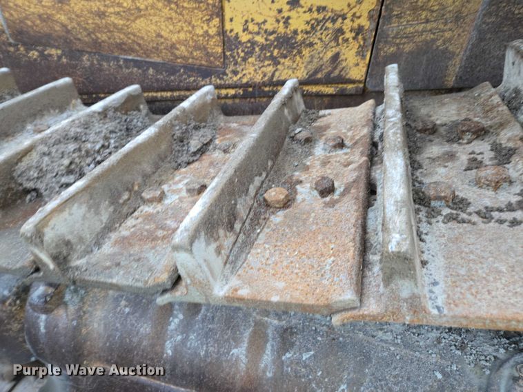 image for item YA1527 Caterpillar D7R dozer