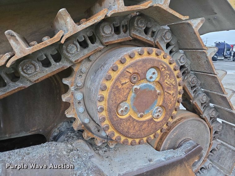 image for item YA1527 Caterpillar D7R dozer