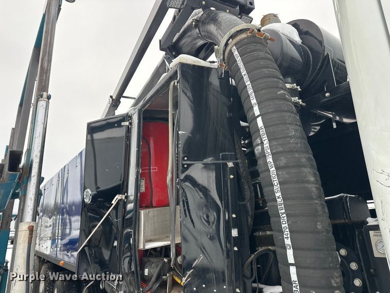 image for item YA1625 2024 Western Star 47X hydrovac truck