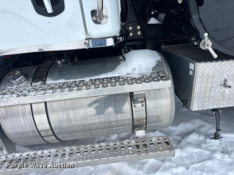 image for item YA1625 2024 Western Star 47X hydrovac truck