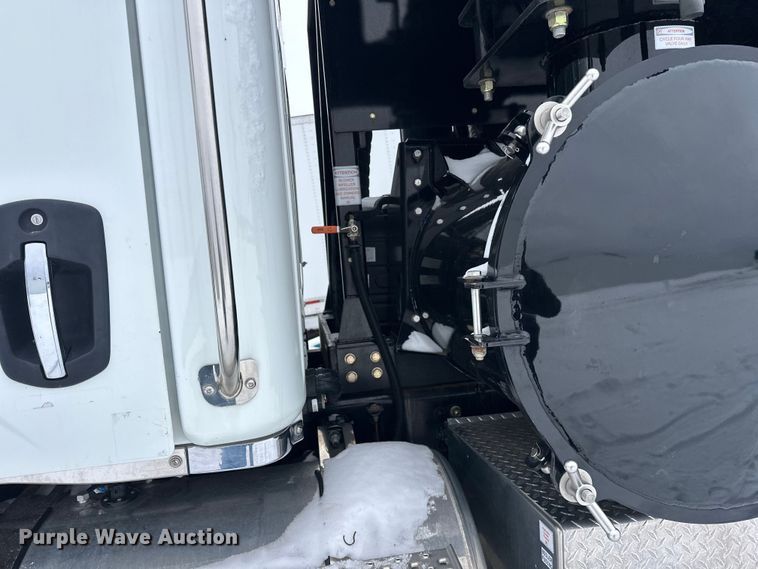 image for item YA1625 2024 Western Star 47X hydrovac truck