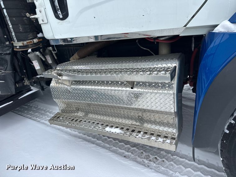 image for item YA1625 2024 Western Star 47X hydrovac truck