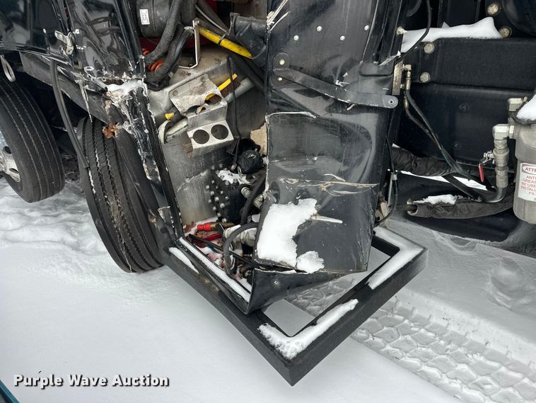 image for item YA1625 2024 Western Star 47X hydrovac truck