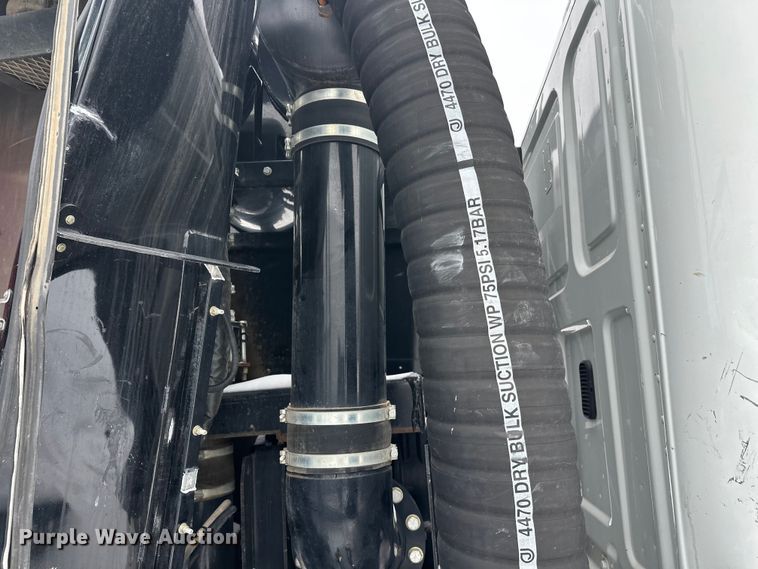 image for item YA1625 2024 Western Star 47X hydrovac truck