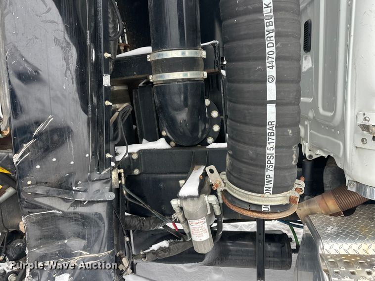 image for item YA1625 2024 Western Star 47X hydrovac truck