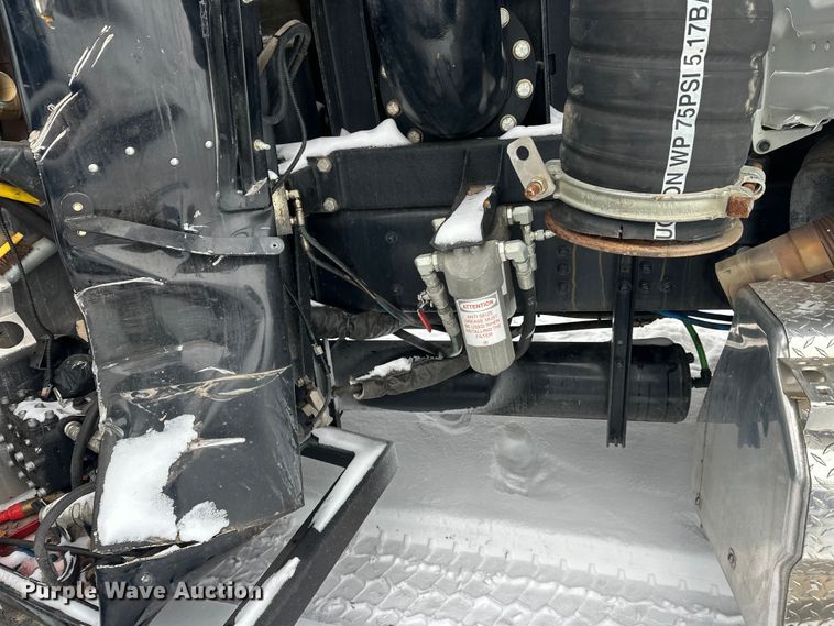 image for item YA1625 2024 Western Star 47X hydrovac truck