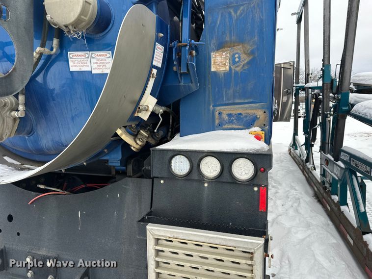 image for item YA1625 2024 Western Star 47X hydrovac truck