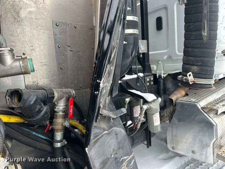 image for item YA1625 2024 Western Star 47X hydrovac truck