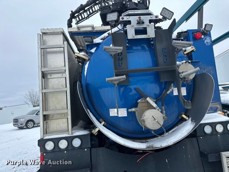 image for item YA1625 2024 Western Star 47X hydrovac truck