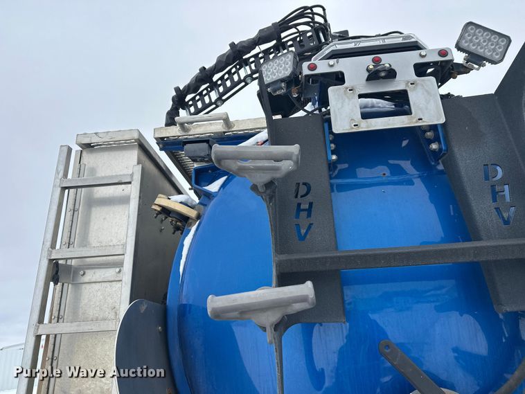 image for item YA1625 2024 Western Star 47X hydrovac truck