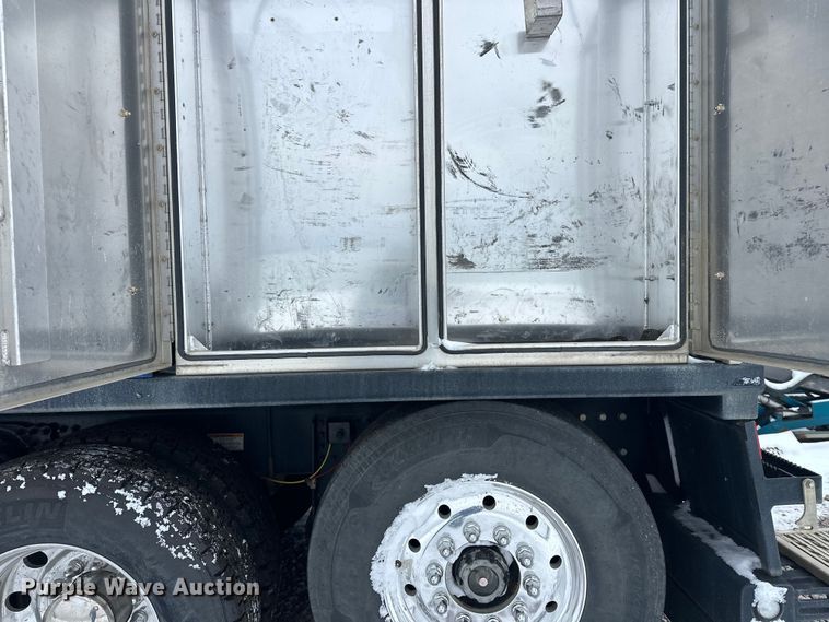 image for item YA1625 2024 Western Star 47X hydrovac truck