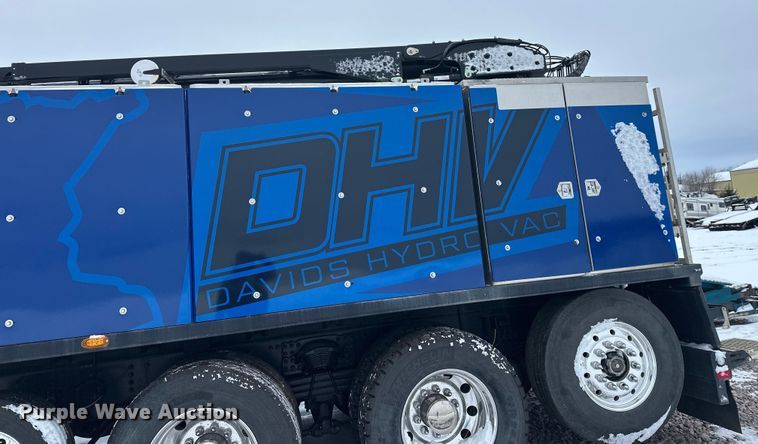 image for item YA1625 2024 Western Star 47X hydrovac truck