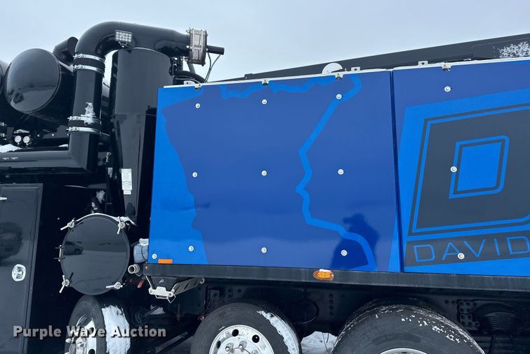 image for item YA1625 2024 Western Star 47X hydrovac truck