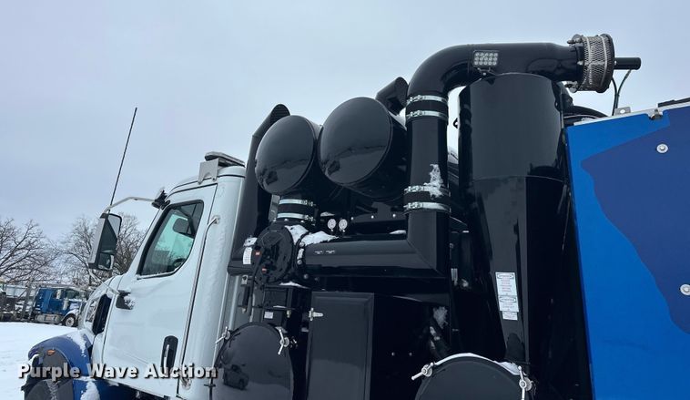 image for item YA1625 2024 Western Star 47X hydrovac truck