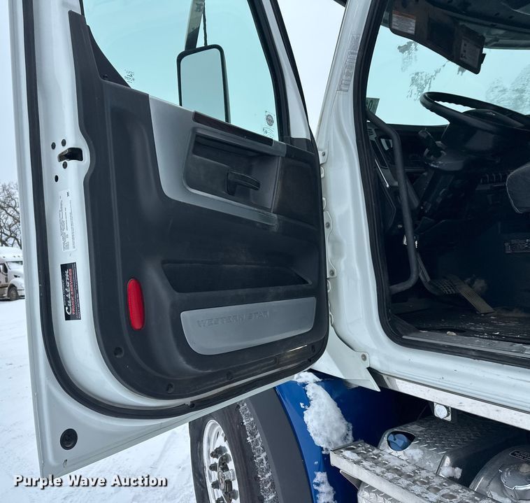 image for item YA1625 2024 Western Star 47X hydrovac truck