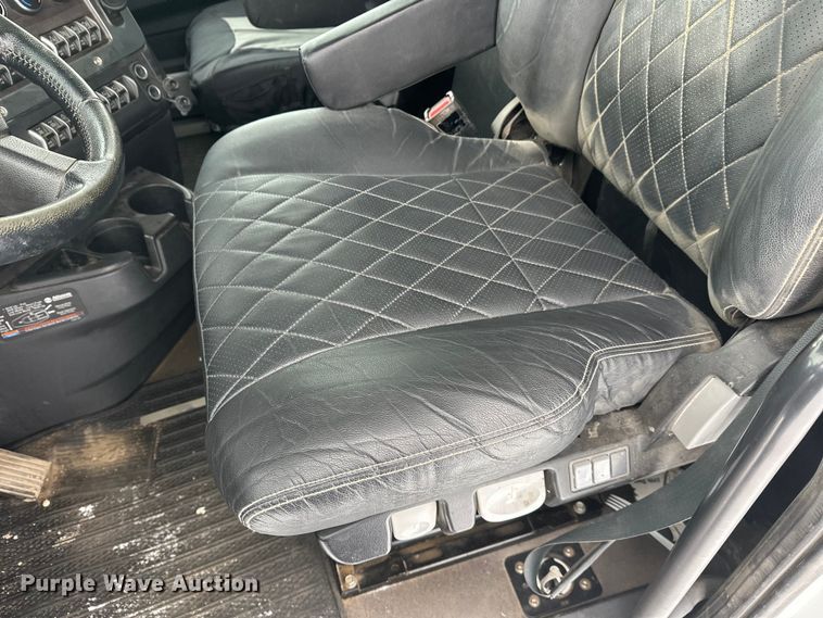 image for item YA1625 2024 Western Star 47X hydrovac truck