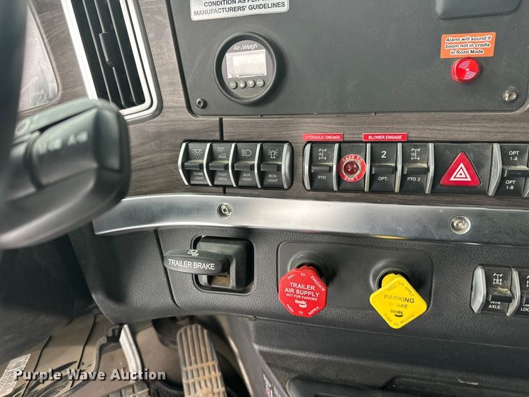 image for item YA1625 2024 Western Star 47X hydrovac truck