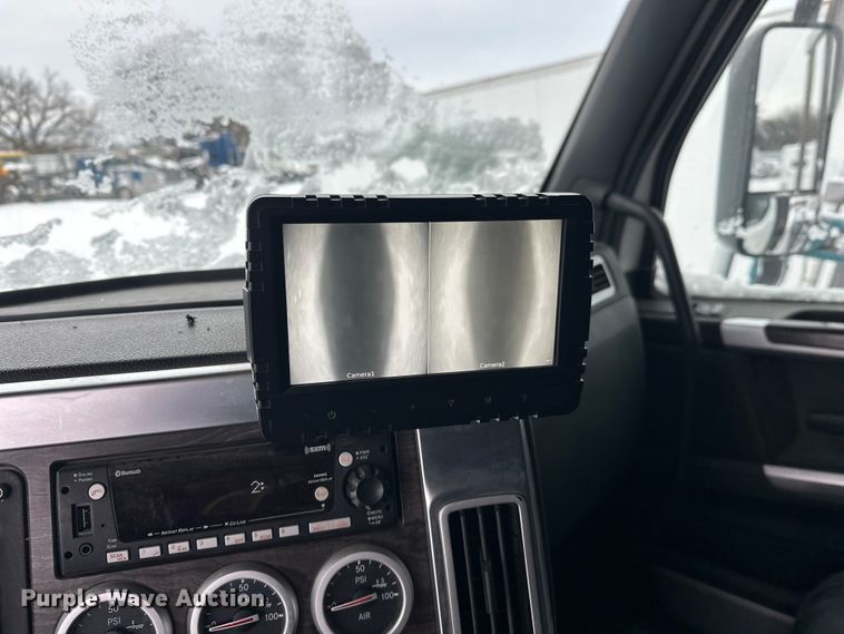 image for item YA1625 2024 Western Star 47X hydrovac truck