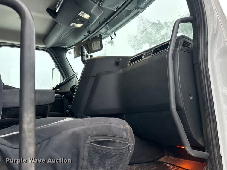 image for item YA1625 2024 Western Star 47X hydrovac truck