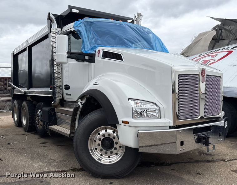 image for item YA1627 2025 Kenworth  T880 dump truck