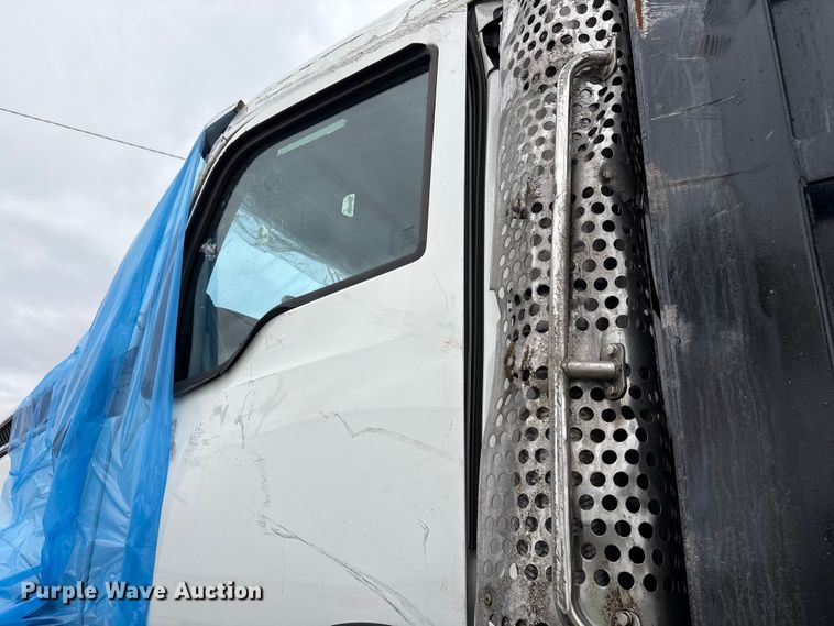 image for item YA1627 2025 Kenworth  T880 dump truck