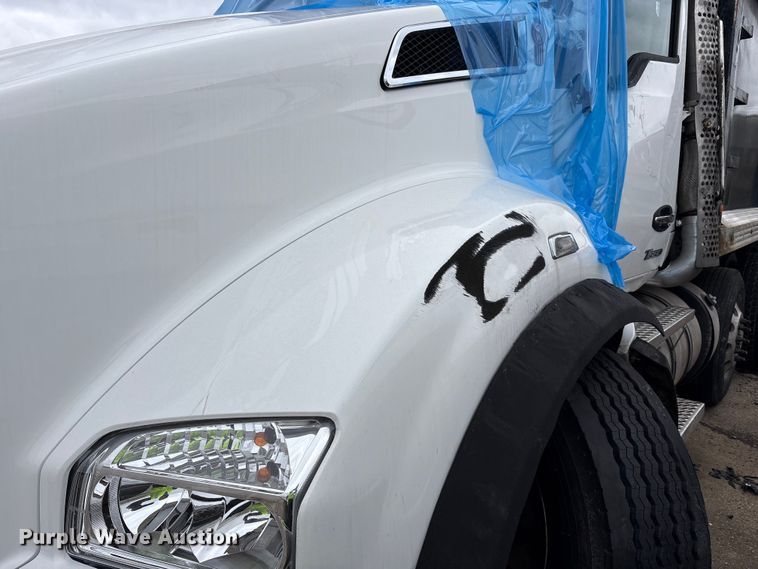 image for item YA1627 2025 Kenworth  T880 dump truck