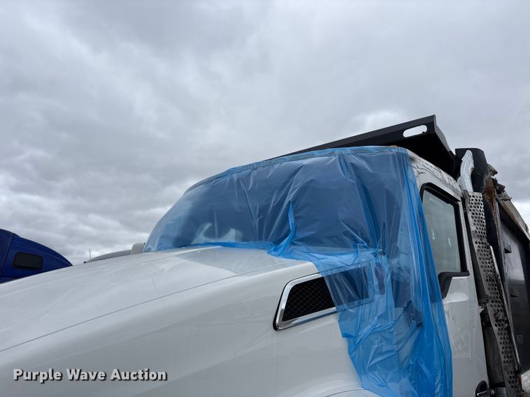 image for item YA1627 2025 Kenworth  T880 dump truck