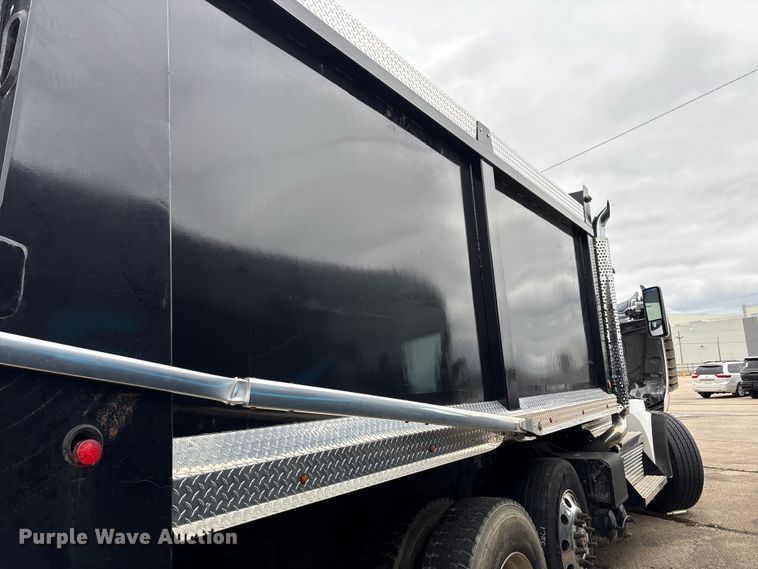 image for item YA1627 2025 Kenworth  T880 dump truck