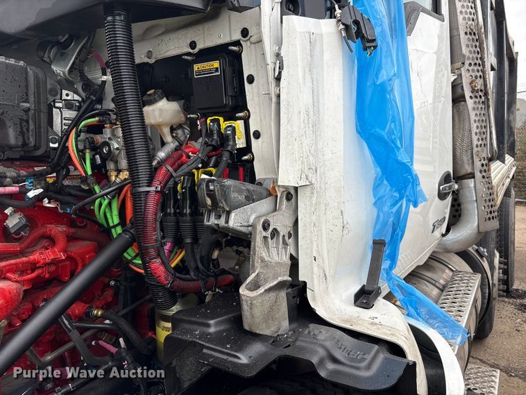 image for item YA1627 2025 Kenworth  T880 dump truck