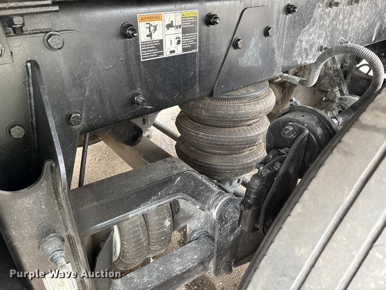 image for item YA1627 2025 Kenworth  T880 dump truck