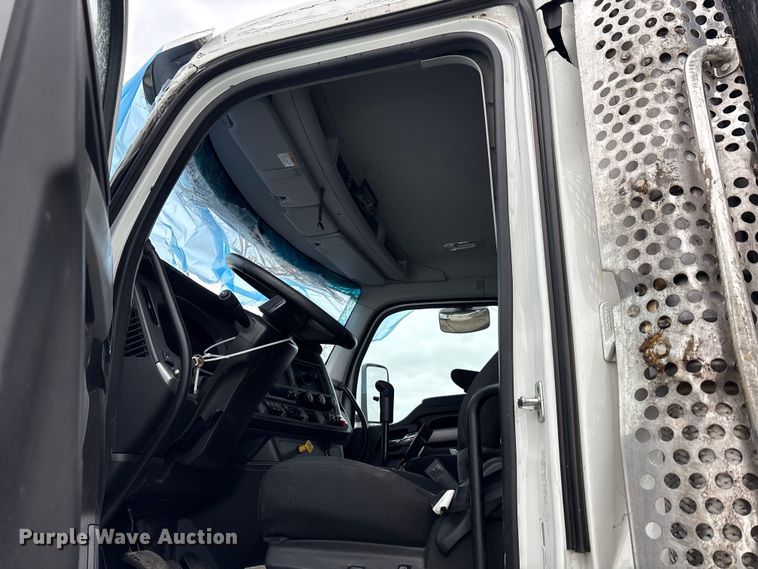 image for item YA1627 2025 Kenworth  T880 dump truck