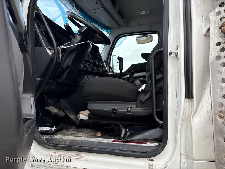 image for item YA1627 2025 Kenworth  T880 dump truck