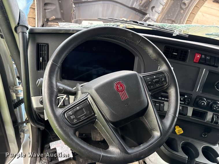 image for item YA1627 2025 Kenworth  T880 dump truck