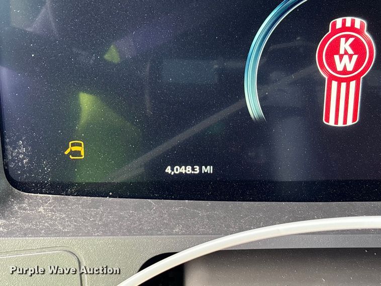 image for item YA1627 2025 Kenworth  T880 dump truck