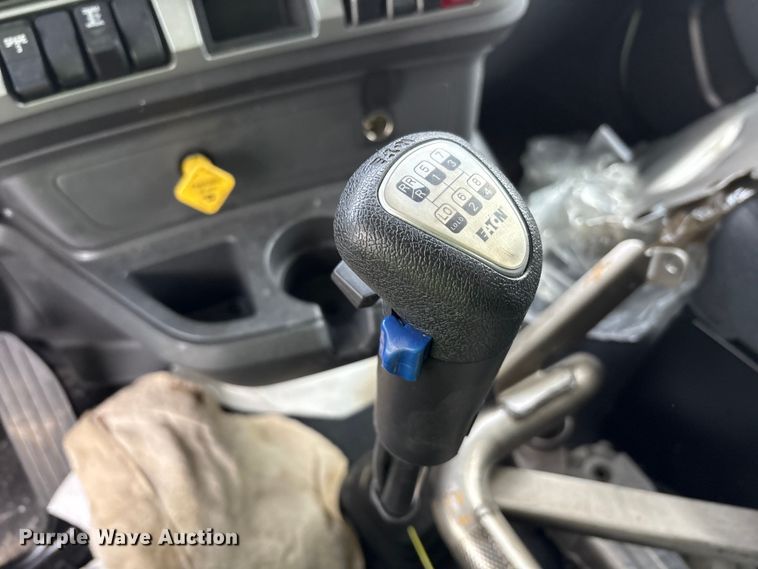 image for item YA1627 2025 Kenworth  T880 dump truck