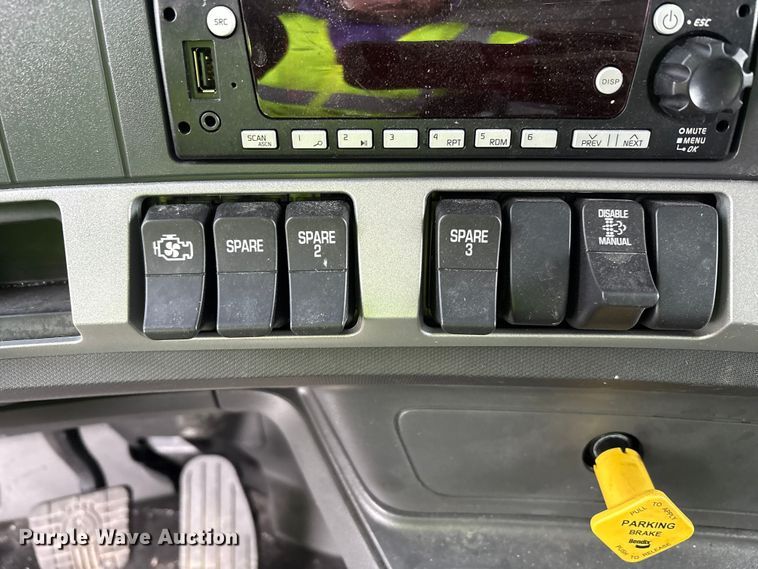 image for item YA1627 2025 Kenworth  T880 dump truck