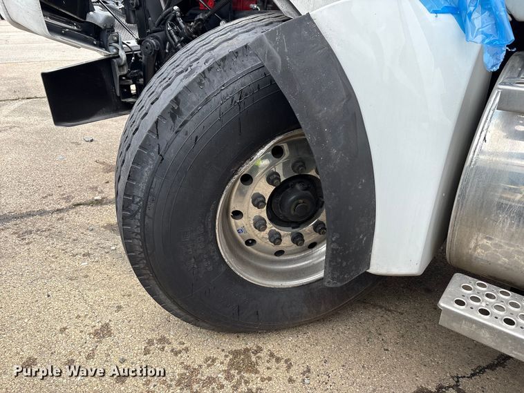 image for item YA1627 2025 Kenworth  T880 dump truck