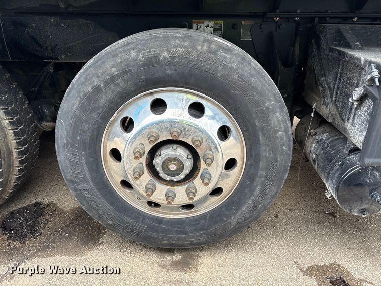 image for item YA1627 2025 Kenworth  T880 dump truck