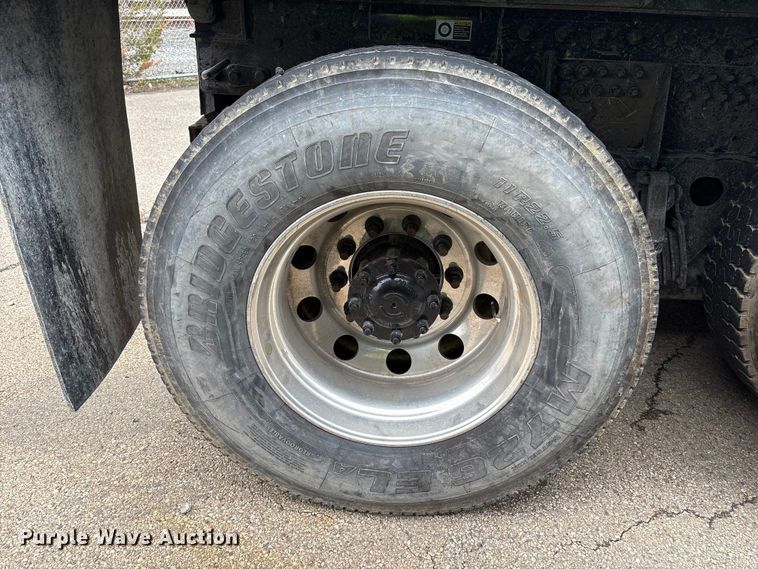 image for item YA1627 2025 Kenworth  T880 dump truck