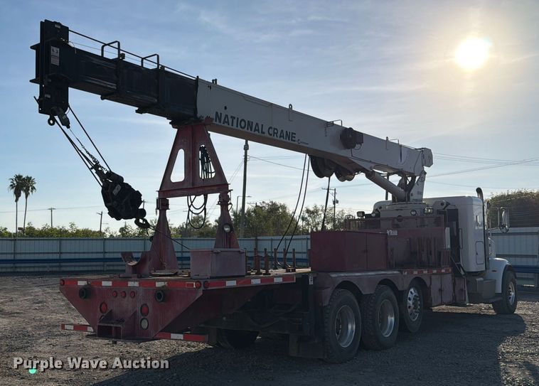 image for item YA1640 2014 Peterbilt 365 crane truck