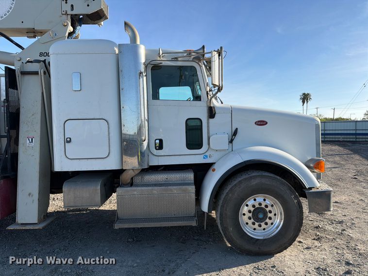 image for item YA1640 2014 Peterbilt 365 crane truck