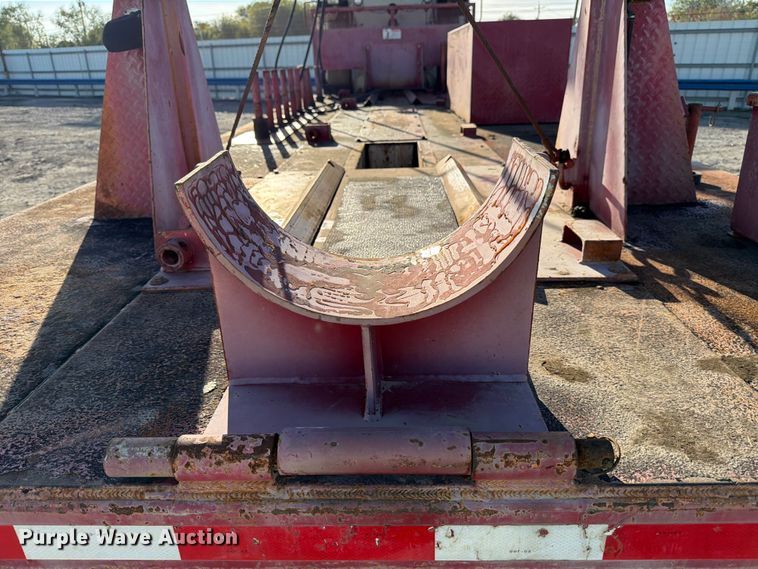 image for item YA1640 2014 Peterbilt 365 crane truck